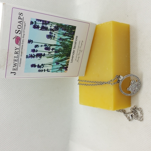 Lavender Soap & Necklace Set - Picture 1 of 3